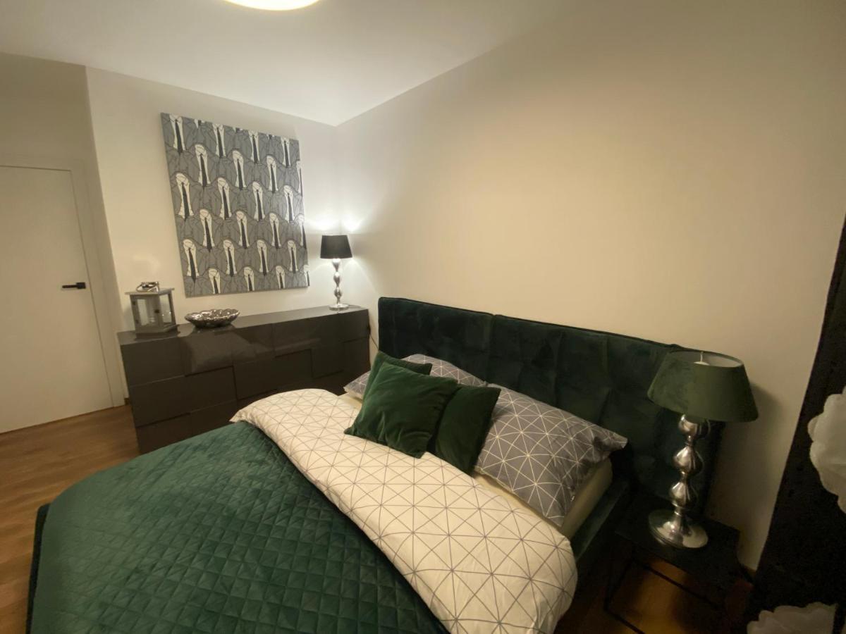 Vip Polo Apartment Гливице Экстерьер фото